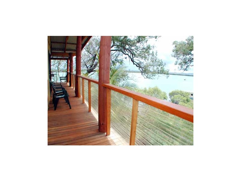 94-96 Western Road, Macleay Island QLD 4184