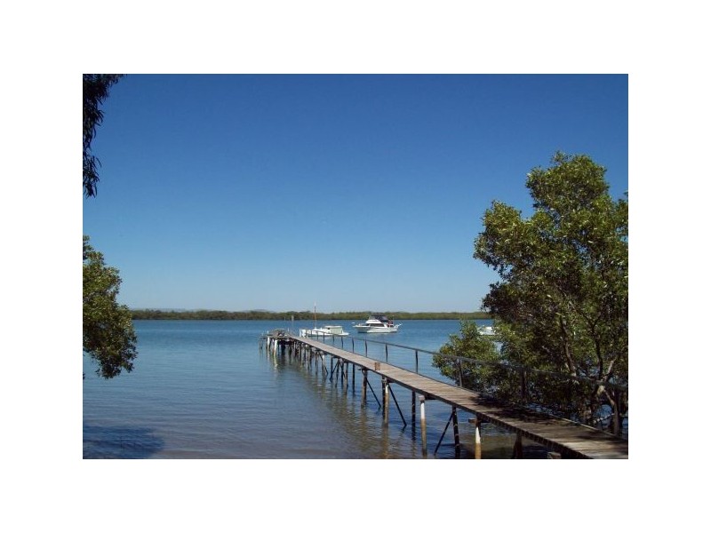 94-96 Western Road, Macleay Island QLD 4184