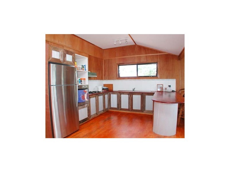 94-96 Western Road, Macleay Island QLD 4184