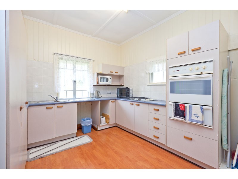 16 Noogie Street, Macleay Island QLD 4184