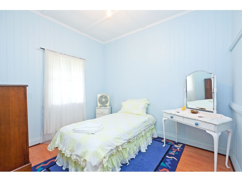 16 Noogie Street, Macleay Island QLD 4184