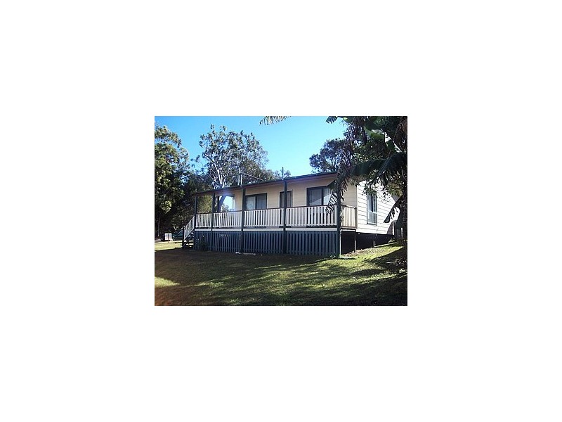 17 Barracoota Street, Macleay Island QLD 4184