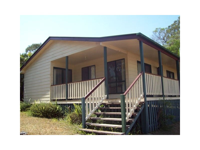 17 Barracoota Street, Macleay Island QLD 4184