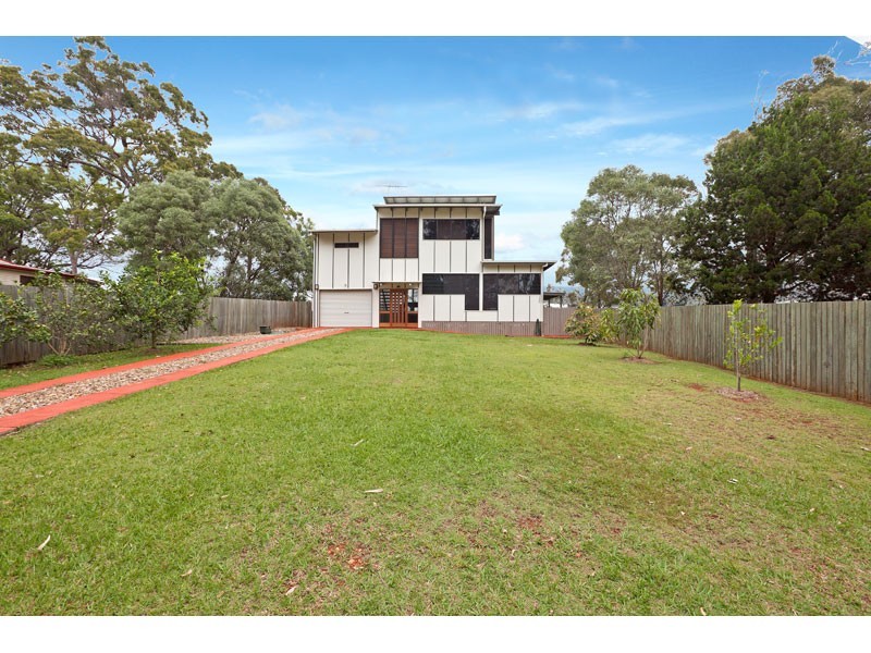 136 Western Road, Macleay Island QLD 4184