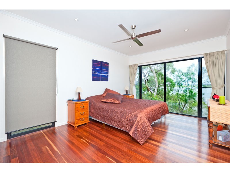 136 Western Road, Macleay Island QLD 4184