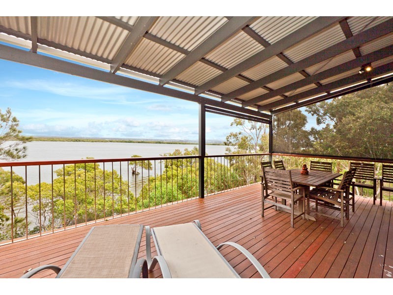 136 Western Road, Macleay Island QLD 4184
