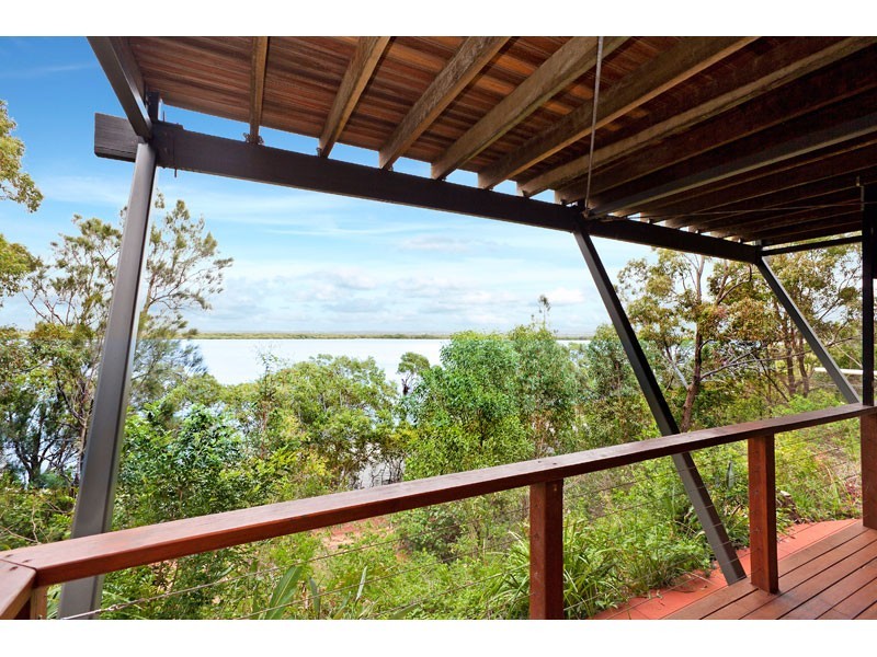 136 Western Road, Macleay Island QLD 4184