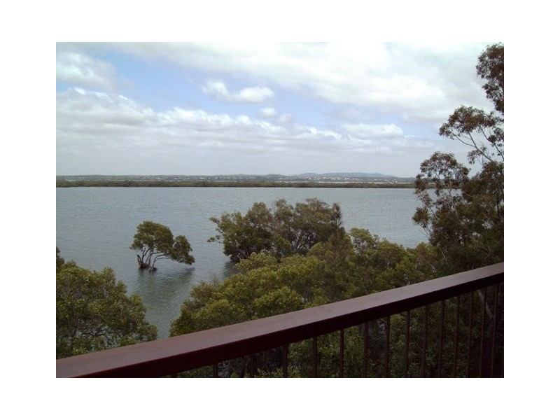136 Western Road, Macleay Island QLD 4184