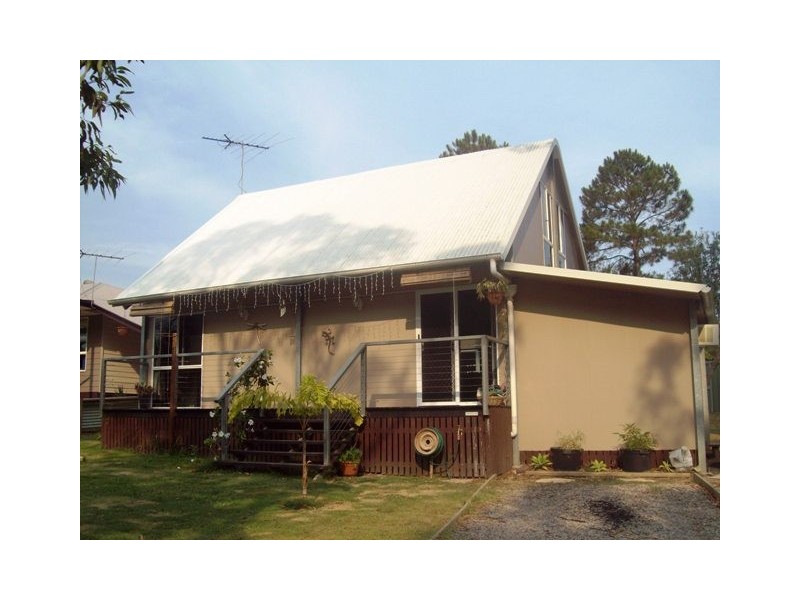 24 Rhodes Street, Macleay Island QLD 4184
