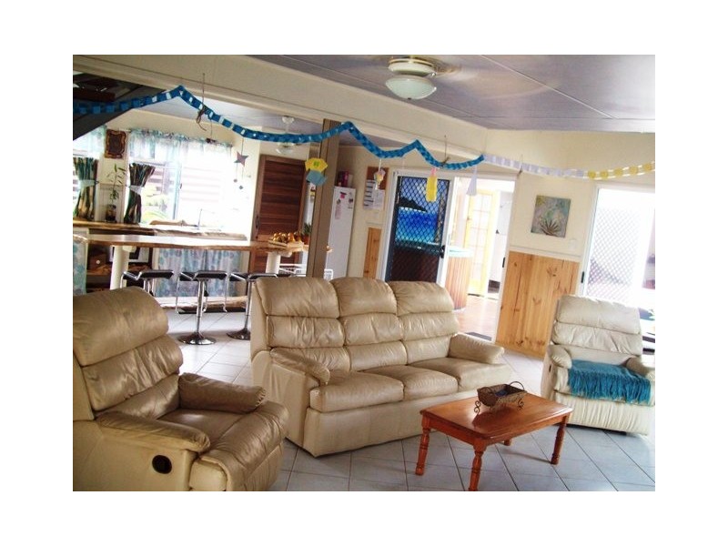 24 Rhodes Street, Macleay Island QLD 4184