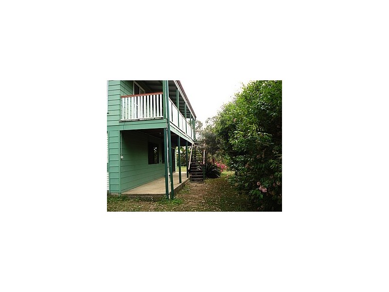 17 Halcyon Street, Lamb Island QLD 4184