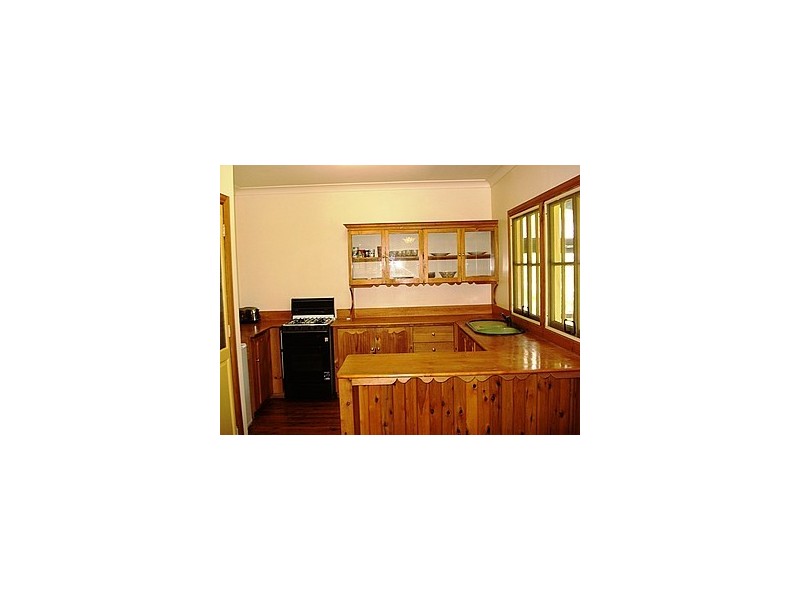 66 Charles Terrace, Macleay Island QLD 4184