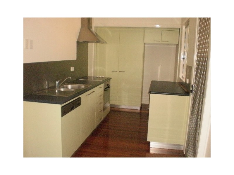 3 JUNE PARADE, Lamb Island QLD 4184