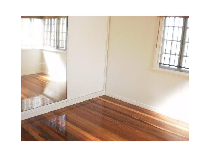 3 JUNE PARADE, Lamb Island QLD 4184