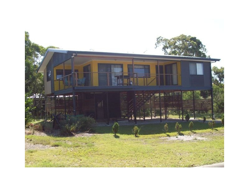 19 Oomool Street, Macleay Island QLD 4184