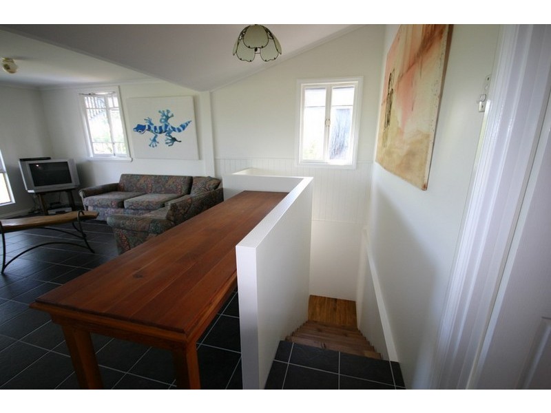 2 Waterside Drive, Macleay Island QLD 4184