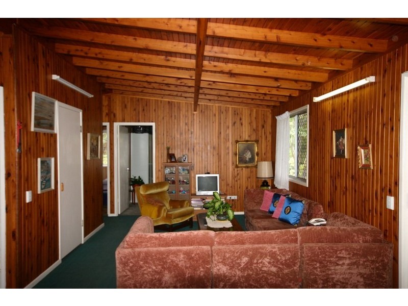 7 Noondoo St, Macleay Island QLD 4184