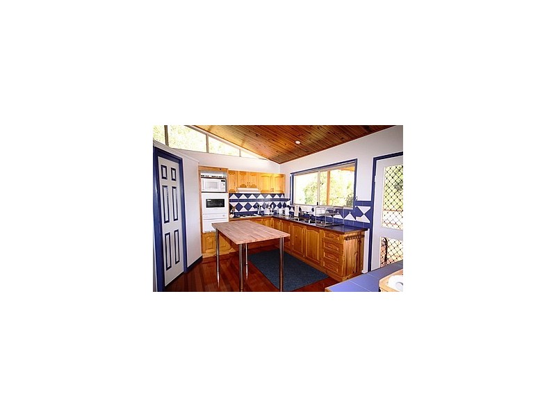 8 Kalara Street, Macleay Island QLD 4184