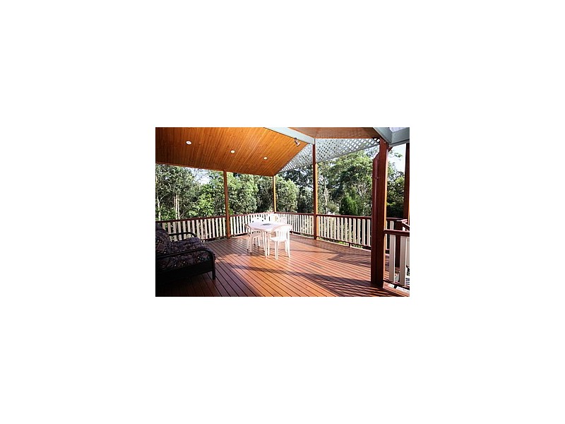 8 Kalara Street, Macleay Island QLD 4184