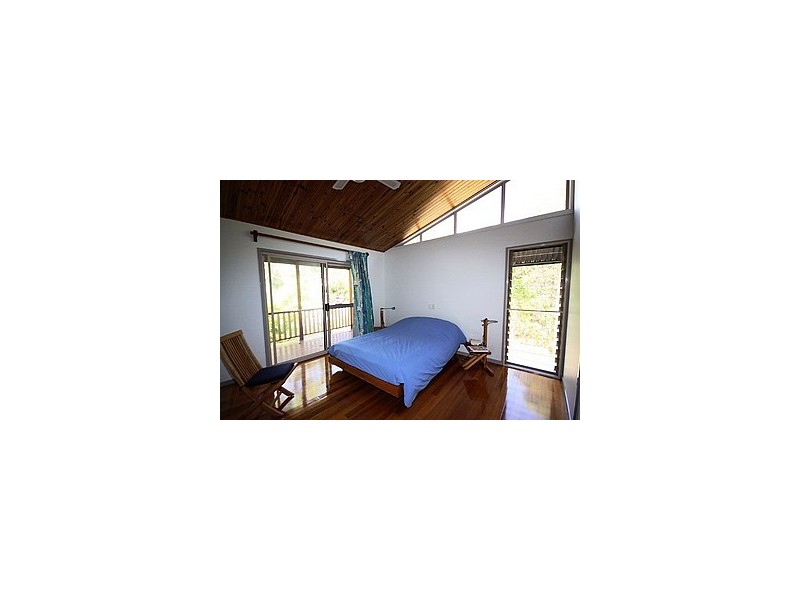 8 Kalara Street, Macleay Island QLD 4184