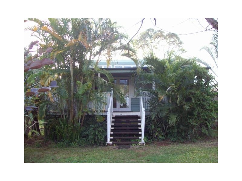 25 Tina Avenue, Lamb Island QLD 4184