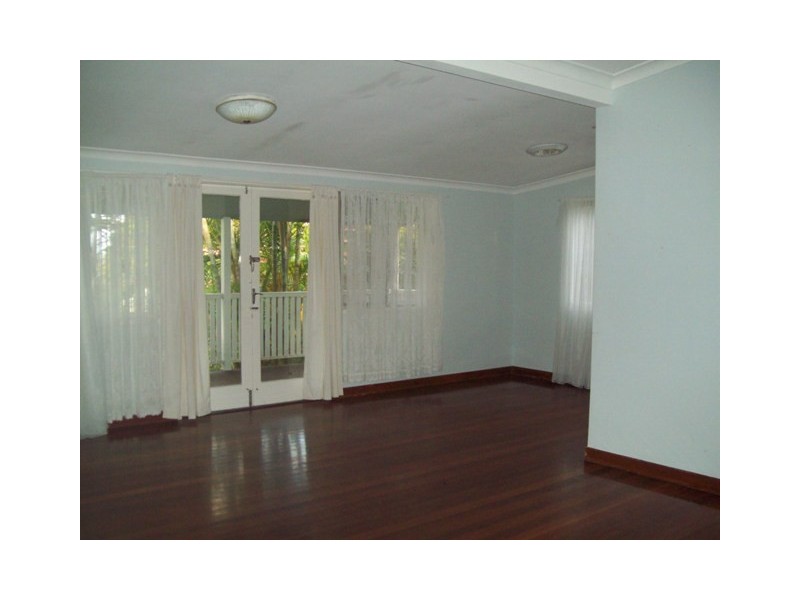 25 Tina Avenue, Lamb Island QLD 4184