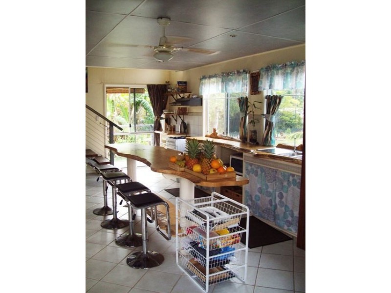 24 Rhodes Street, Macleay Island QLD 4184