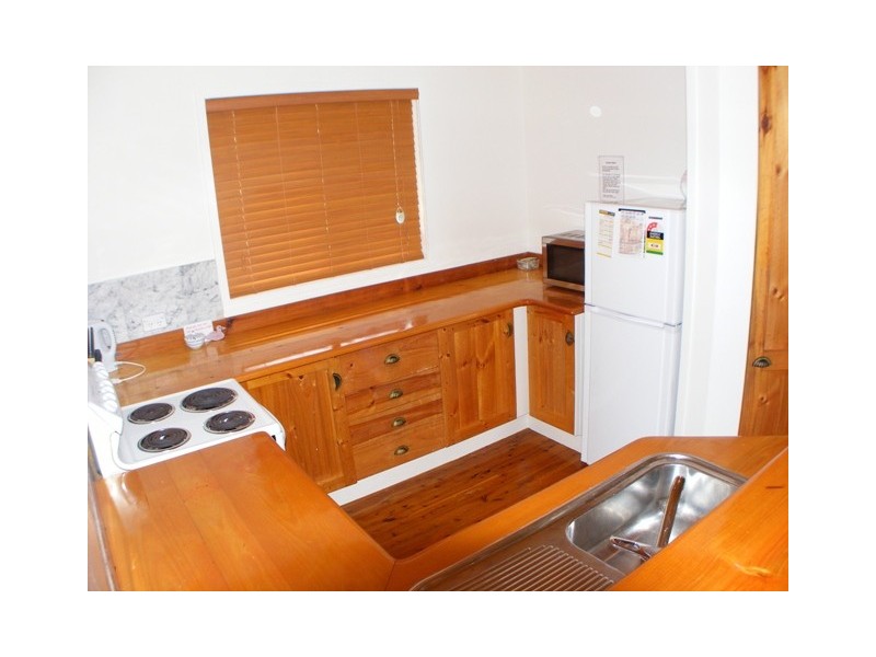 35 Jan Street, Macleay Island QLD 4184