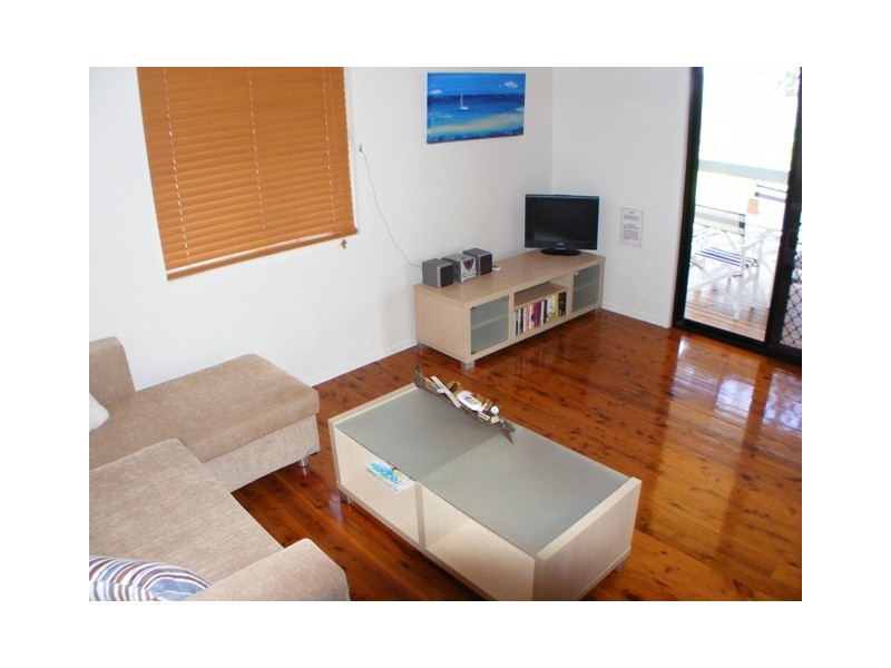 35 Jan Street, Macleay Island QLD 4184