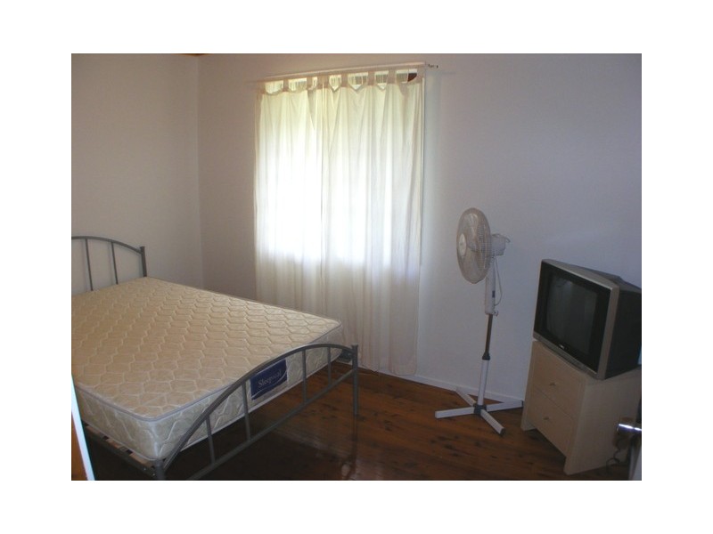 35 Jan Street, Macleay Island QLD 4184