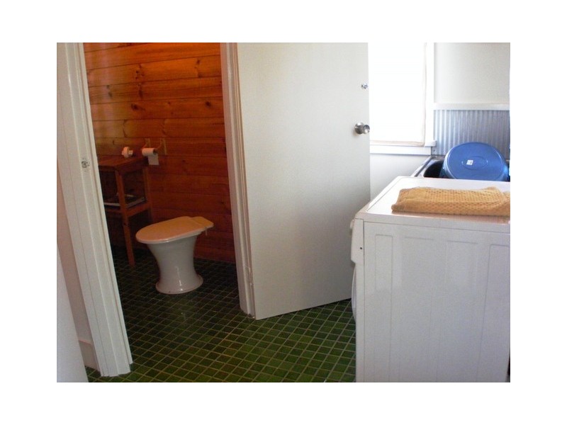 35 Jan Street, Macleay Island QLD 4184