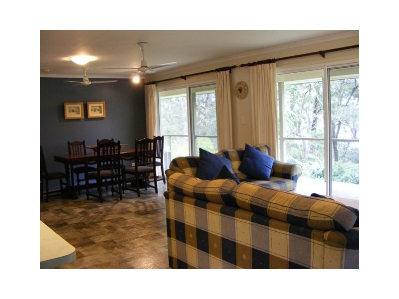 77 Beelong Street, Macleay Island QLD 4184