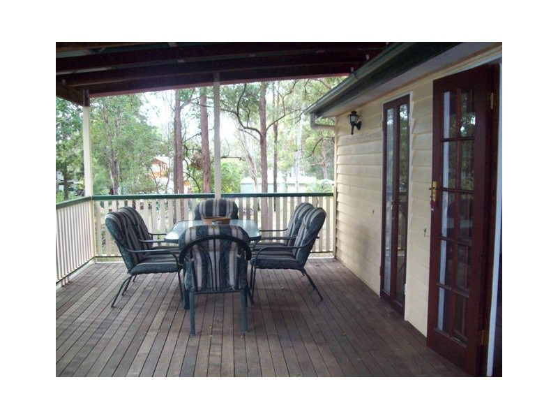 17 Pecan Street, Macleay Island QLD 4184