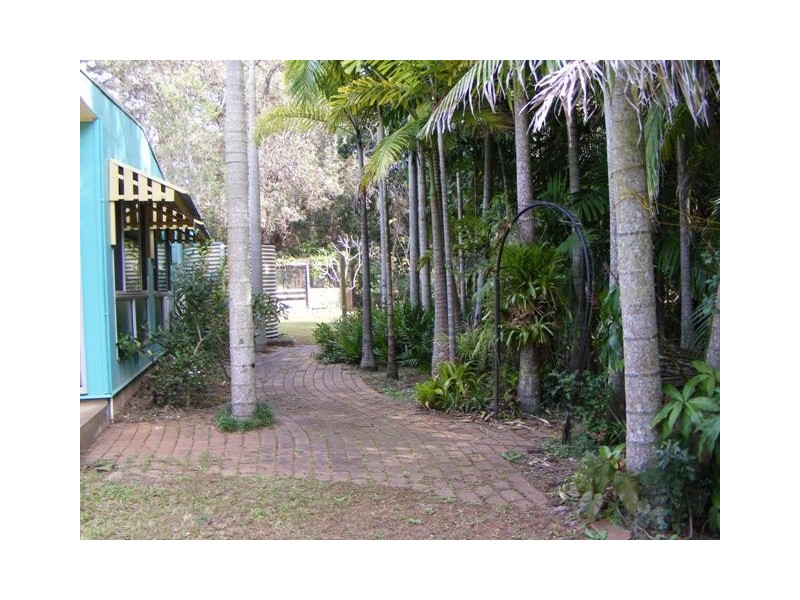 181-183 High Central Road, Macleay Island QLD 4184