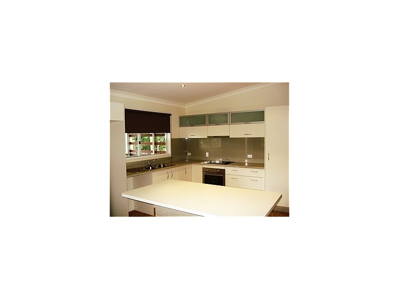 4 Hamilton Parade, Macleay Island QLD 4184