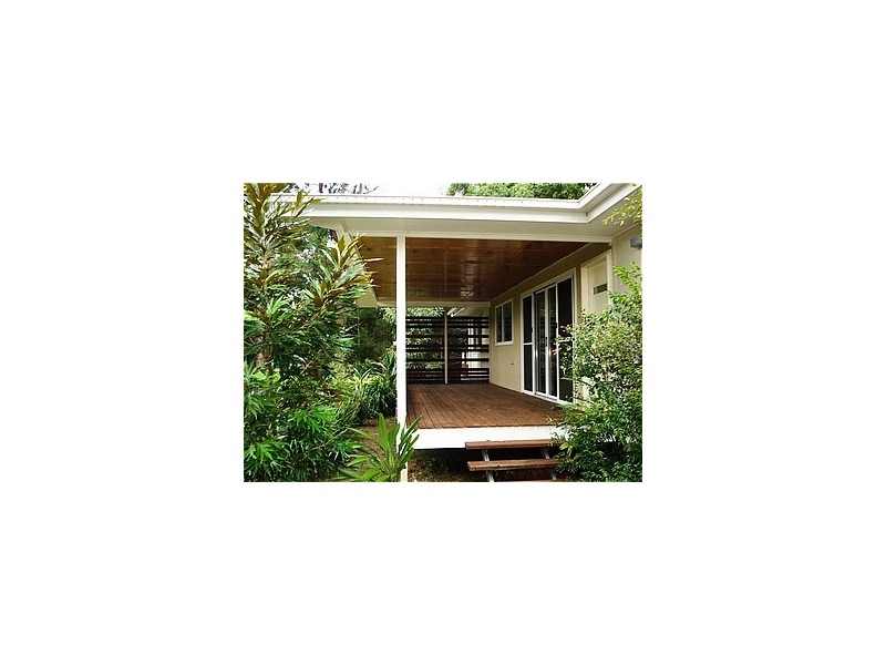 4 Hamilton Parade, Macleay Island QLD 4184