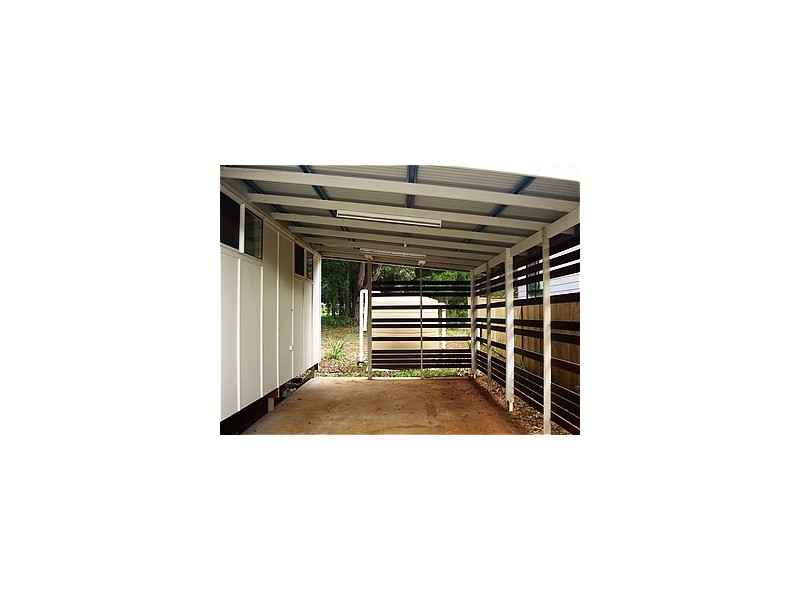 4 Hamilton Parade, Macleay Island QLD 4184