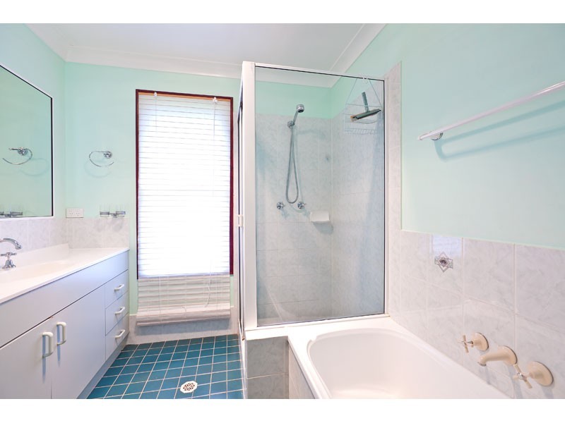 25 Wharf Street, Macleay Island QLD 4184