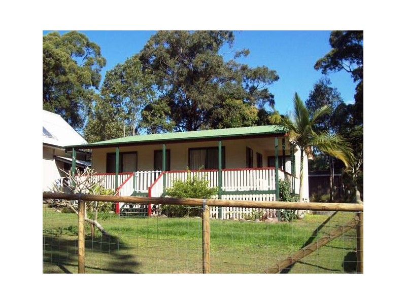 12 Noogie Street, Macleay Island QLD 4184