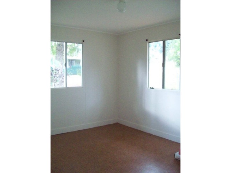 1 June Parade, Lamb Island QLD 4184