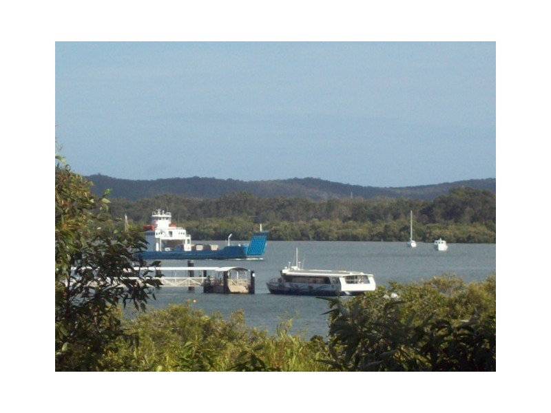 20 Cowes Road, Macleay Island QLD 4184