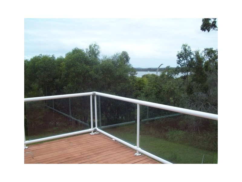 20 Cowes Road, Macleay Island QLD 4184