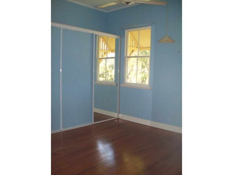 20 Cowes Road, Macleay Island QLD 4184