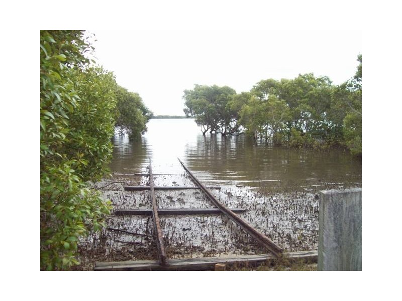 74 Charles Terrace, Macleay Island QLD 4184