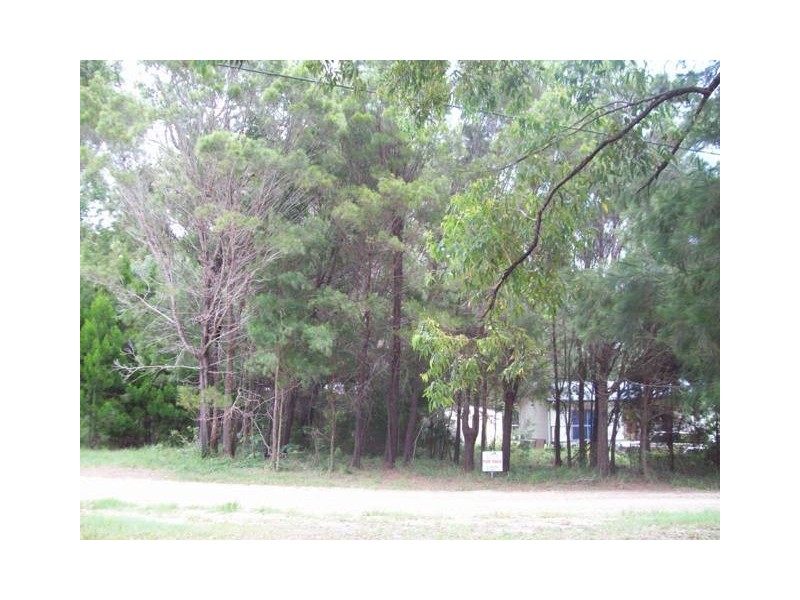 19 Natone Tce, Macleay Island QLD 4184