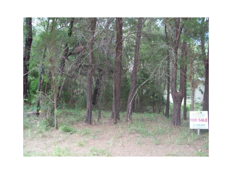 19 Natone Tce, Macleay Island QLD 4184