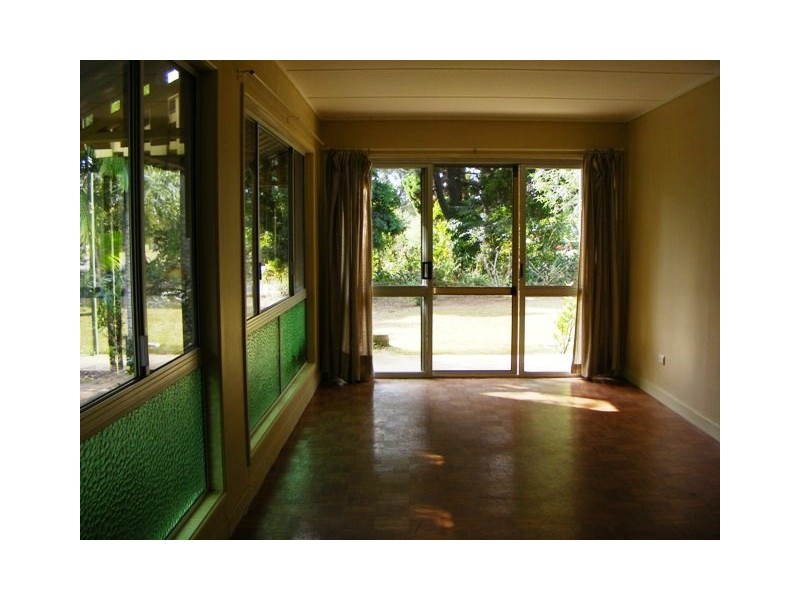 181 High Central Road, Macleay Island QLD 4184