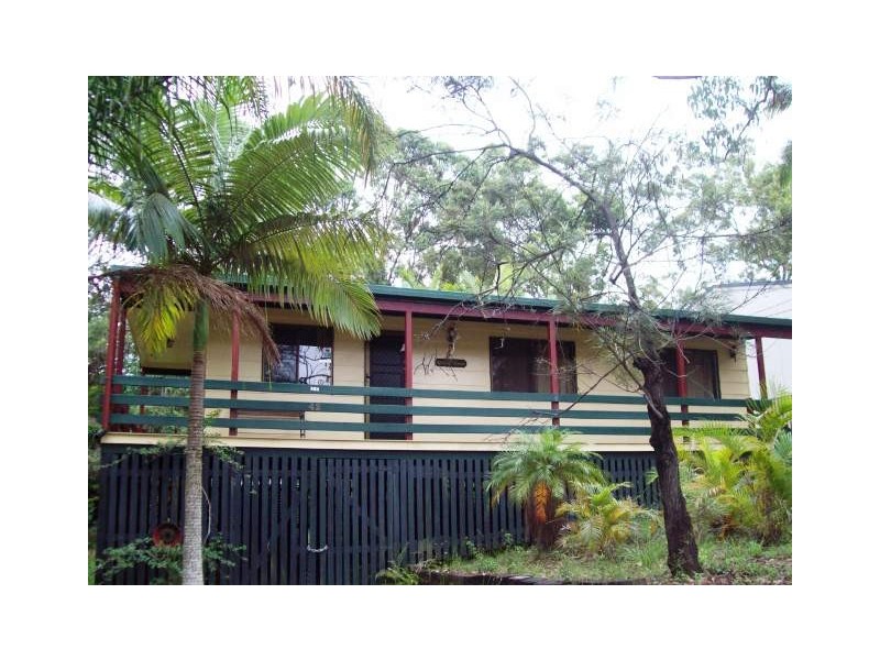 11 Paula Parade, Lamb Island QLD 4184