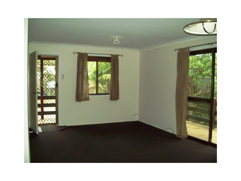 11 Paula Parade, Lamb Island QLD 4184