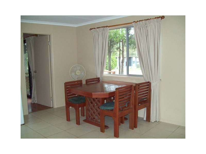 8 HAMILTON PARADE, Macleay Island QLD 4184